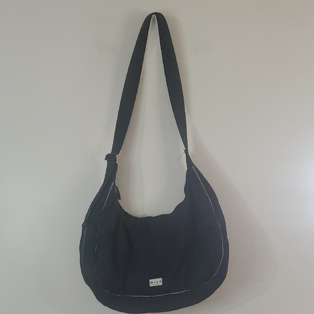 Wilo Active Crescent Bag Black White Travel Gym & Train